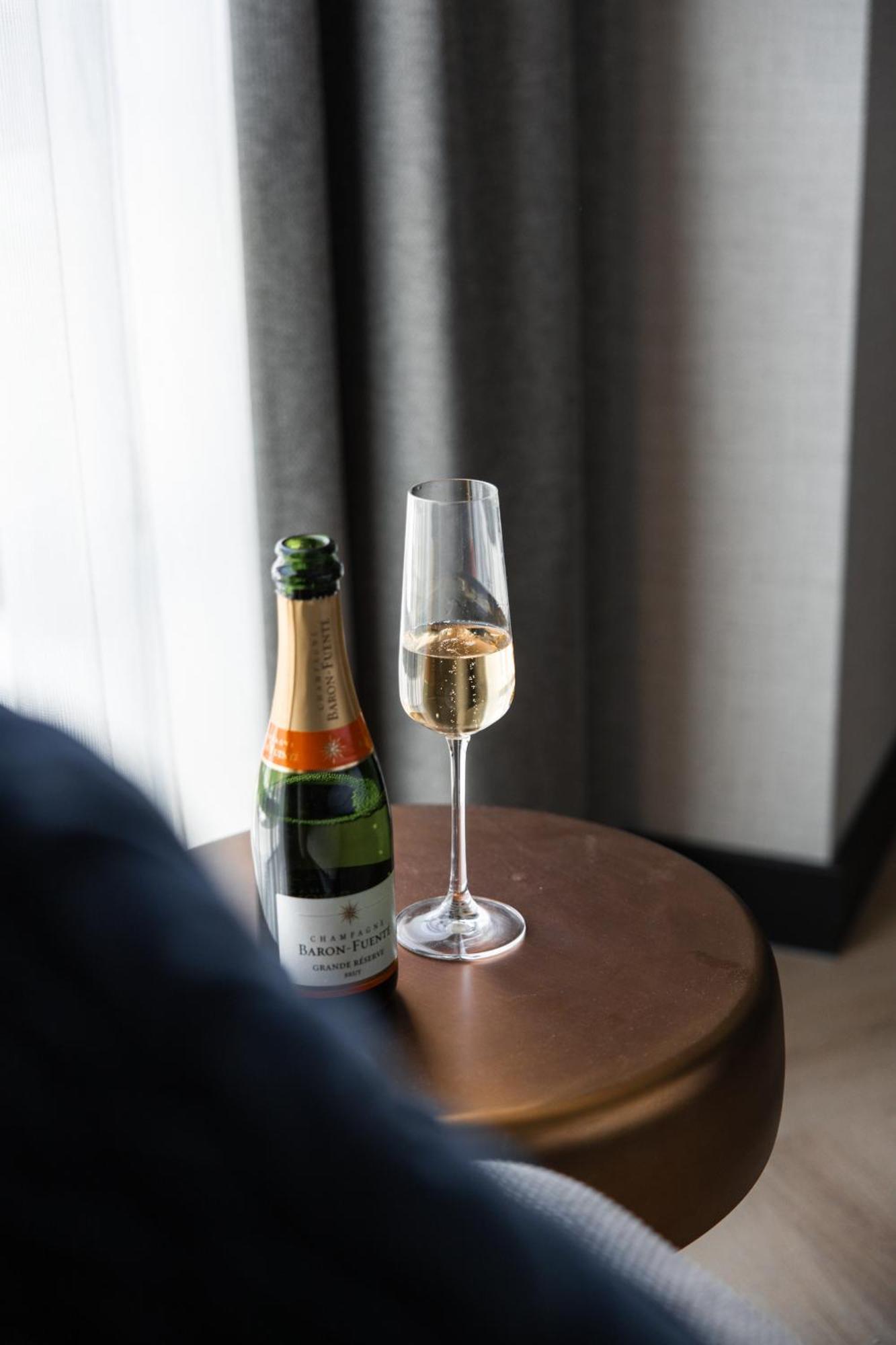 Hotel Twenty-Three Amsterdam Airport 霍夫多普 外观 照片